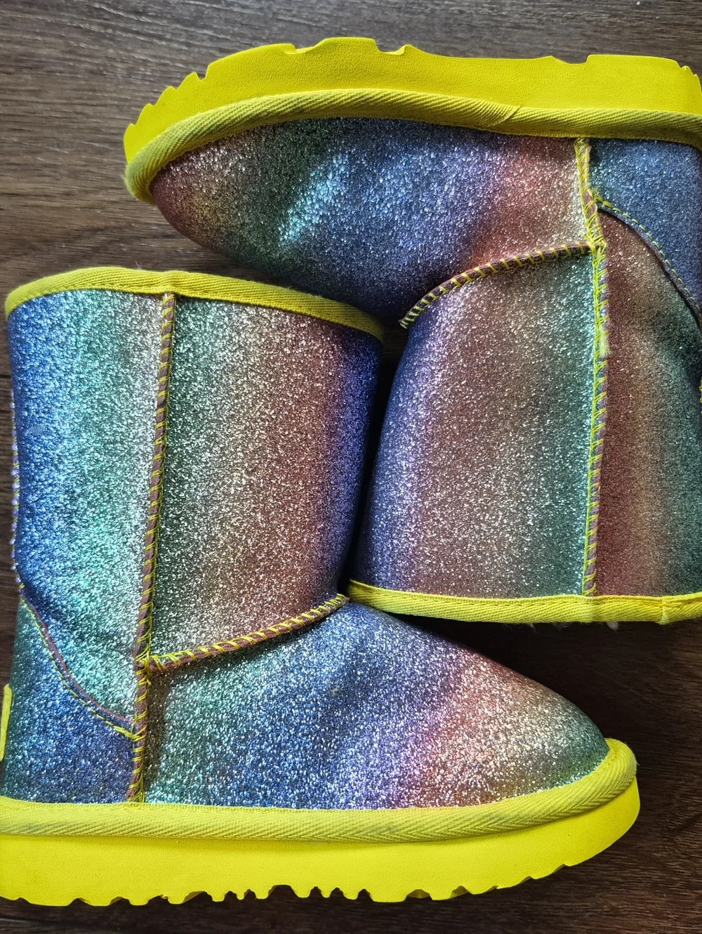 UGG Rainbow Glitter Yellow Sole Classic Short Shearling Fur Lined Kids Sz 9